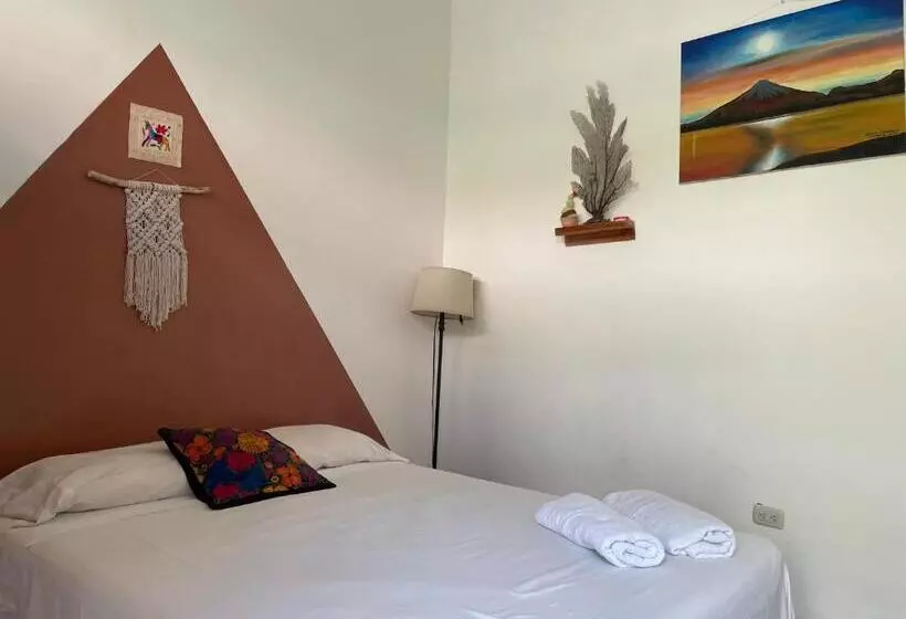 پانسیون Hostal Azul
