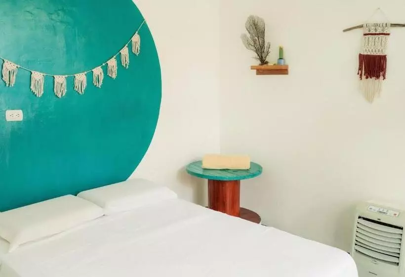 پانسیون Hostal Azul