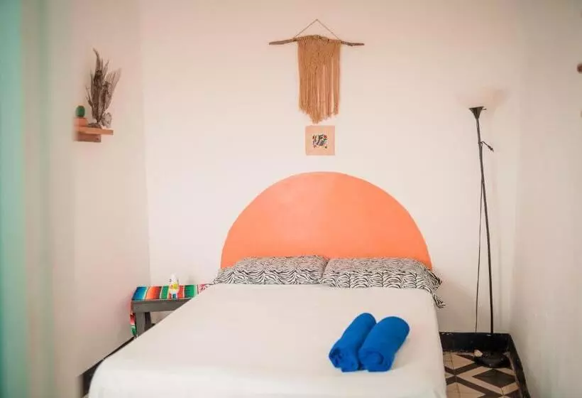 پانسیون Hostal Azul