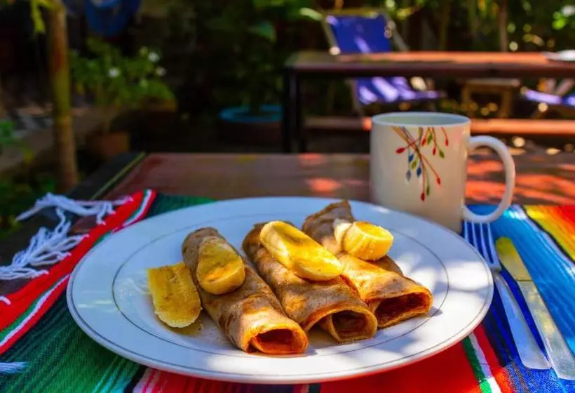 پانسیون Hostal Azul