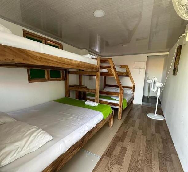 پانسیون Raw Kokomar Posadanativa