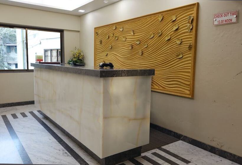 Отель Bombay International