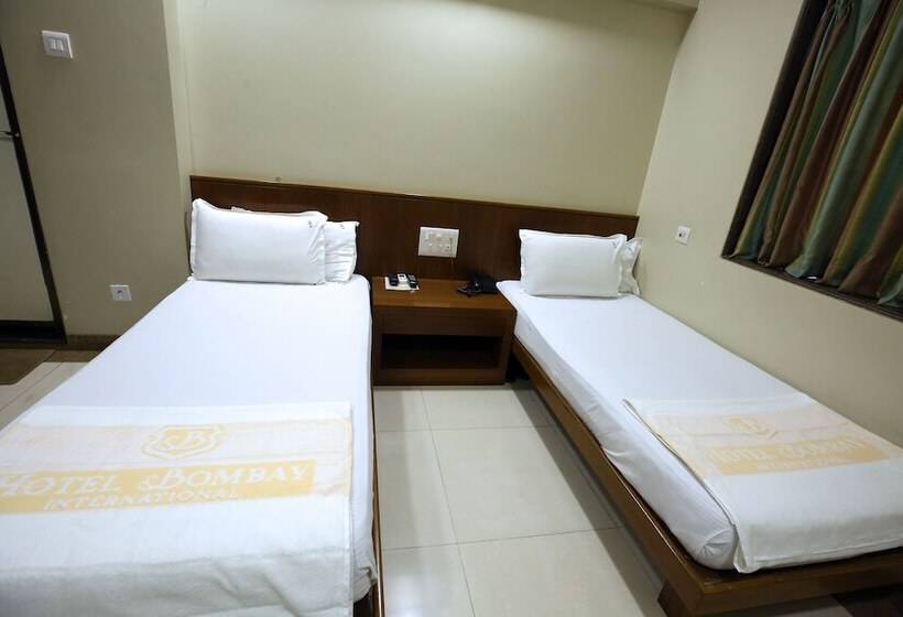 Отель Bombay International