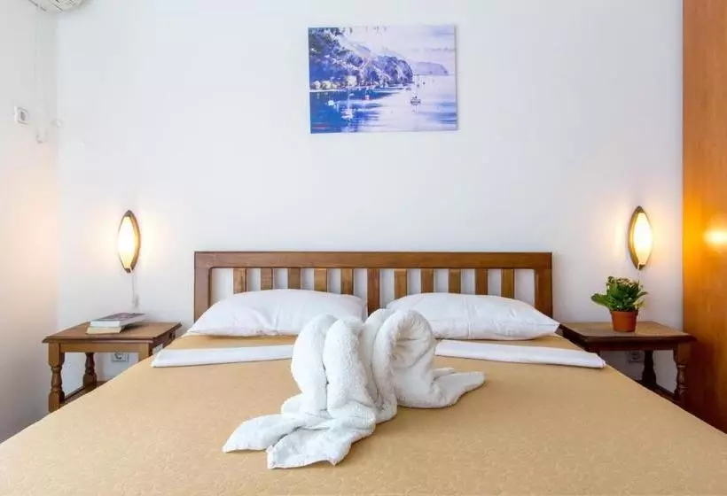 پانسیون Guest House Mandarina