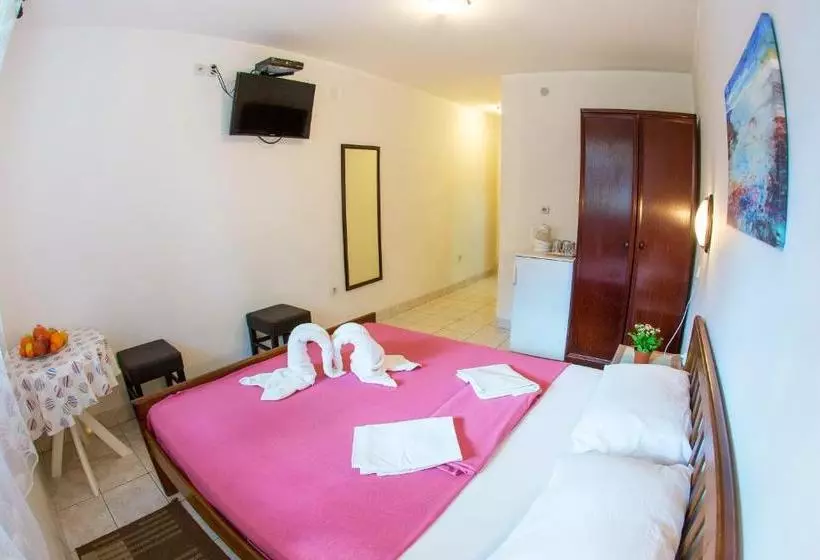 پانسیون Guest House Mandarina
