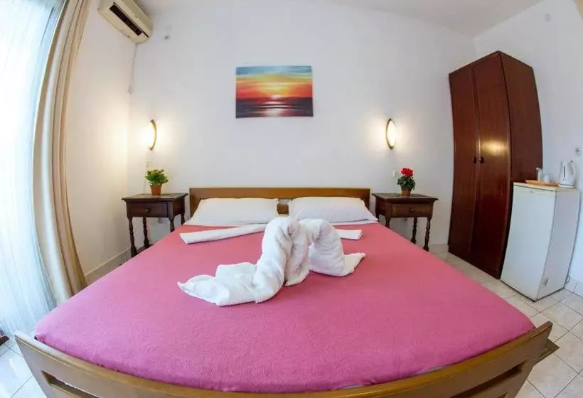 پانسیون Guest House Mandarina