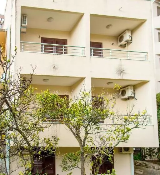 پانسیون Guest House Mandarina