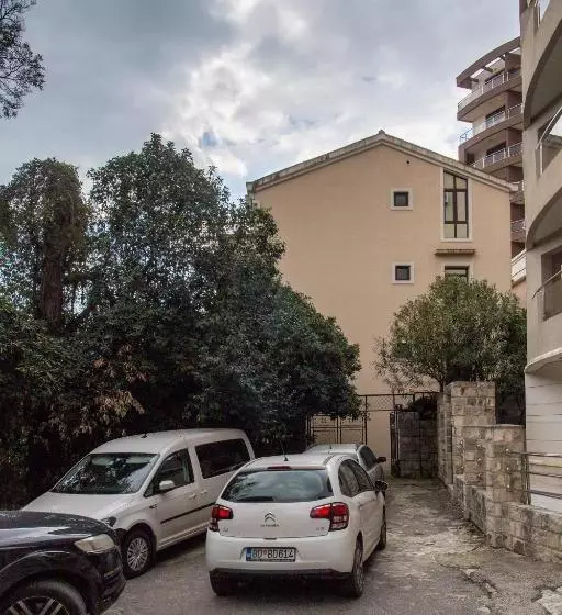 پانسیون Guest House Mandarina