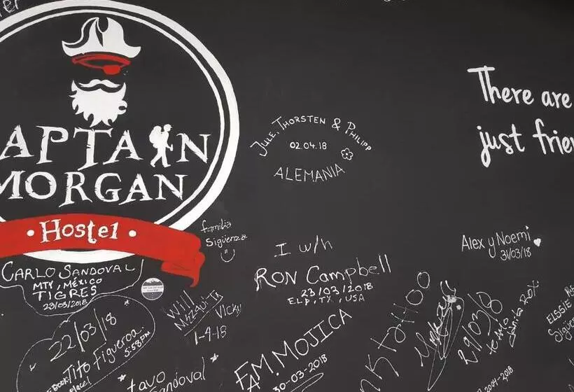 پانسیون Captain Morgan Hostel Lake Coatepeque