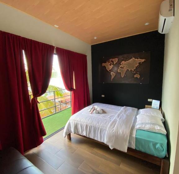 پانسیون Captain Morgan Hostel Lake Coatepeque