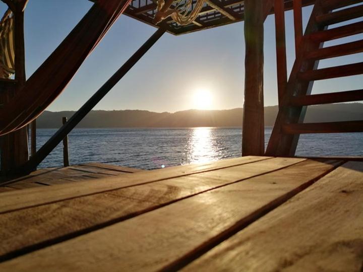 پانسیون Captain Morgan Hostel Lake Coatepeque