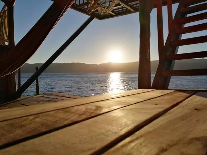 پانسیون Captain Morgan Hostel Lake Coatepeque