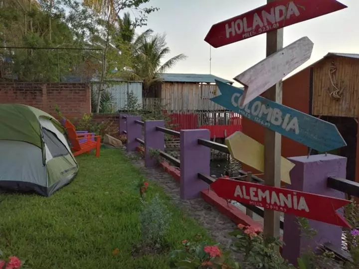 پانسیون Captain Morgan Hostel Lake Coatepeque