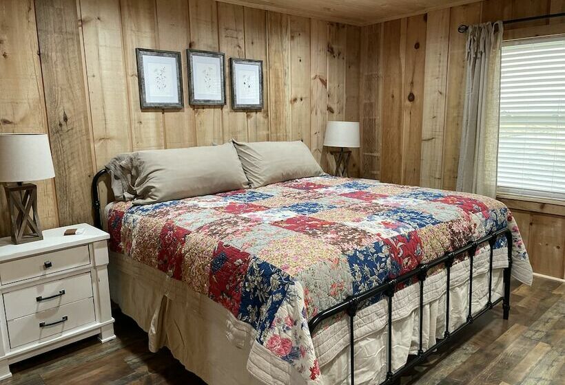 مبيت وإفطار Autumn Ridge Cottages