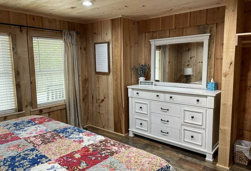 مبيت وإفطار Autumn Ridge Cottages