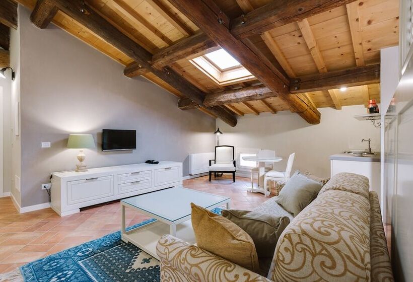 مبيت وإفطار Villa Padovani Relais De Charme   Adults Only