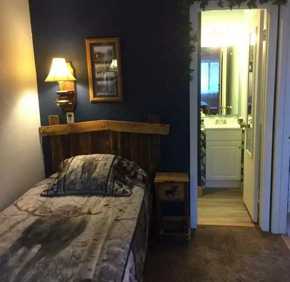 Motelli Rocky Mountain Lodge