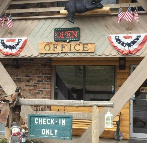 فندق على الطريق Rocky Mountain Lodge