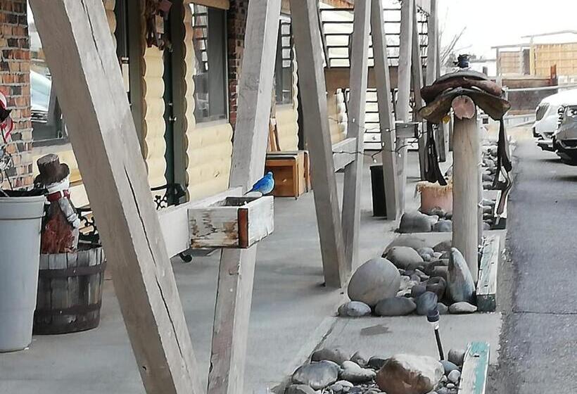 فندق على الطريق Rocky Mountain Lodge