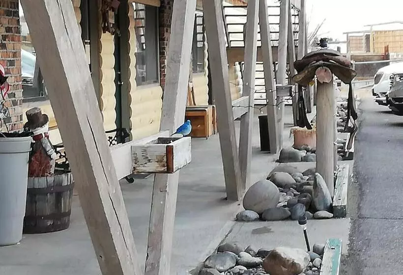 Motelli Rocky Mountain Lodge