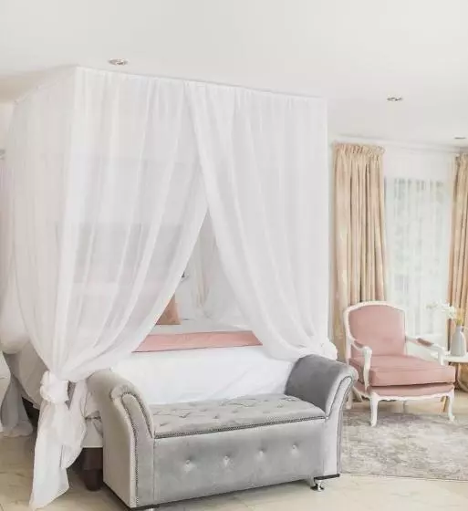 پانسیون Chez Moe