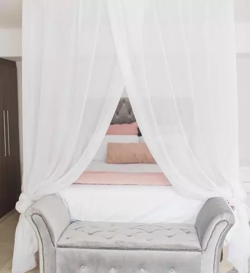 پانسیون Chez Moe