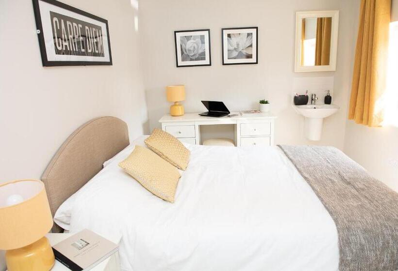 膳宿费 Pinehill Rooms