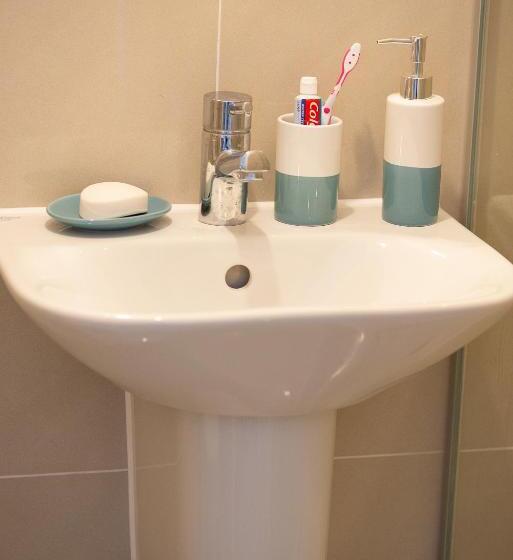 膳宿费 Pinehill Rooms