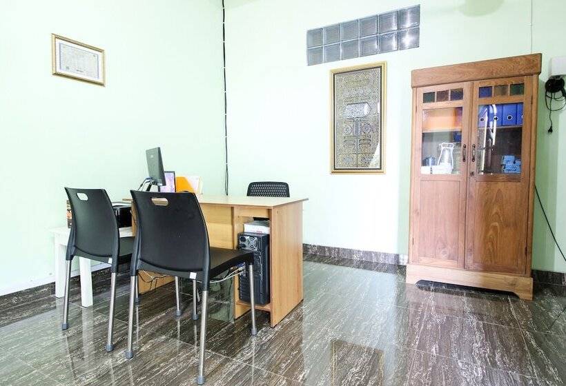 פנסיון Reddoorz Plus Near Taman Sari