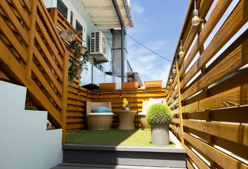 پانسیون Rooms Boutique By Annie S