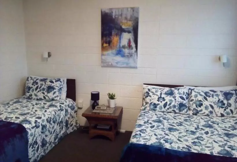 Majatalo Redwood Lodge Motel