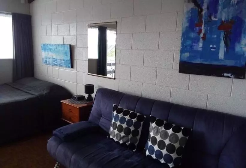 Majatalo Redwood Lodge Motel