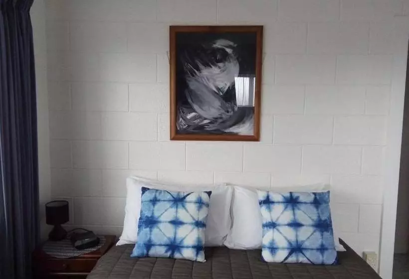 Majatalo Redwood Lodge Motel