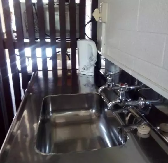 Majatalo Redwood Lodge Motel