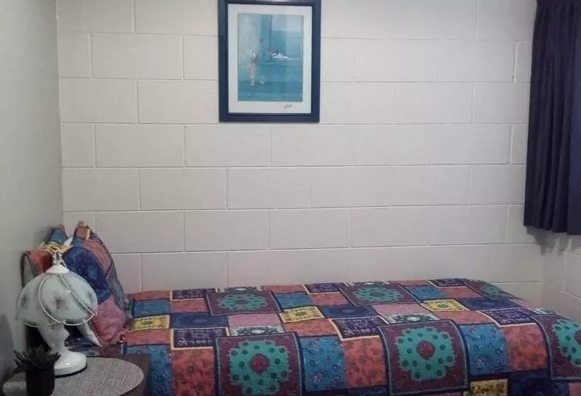 Majatalo Redwood Lodge Motel