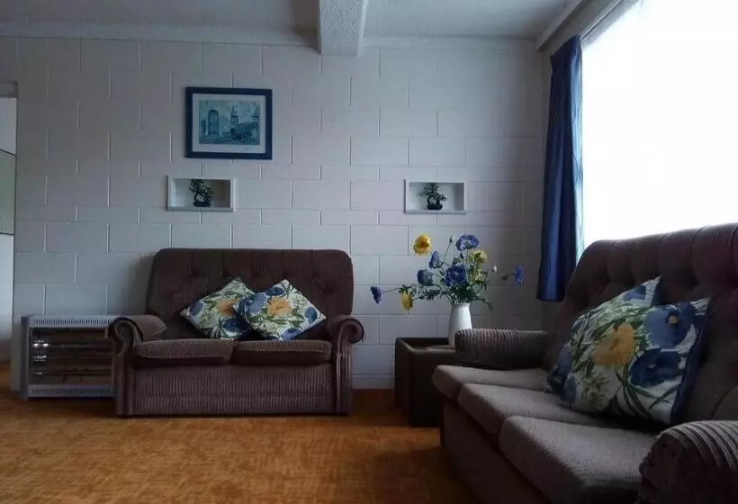 Majatalo Redwood Lodge Motel