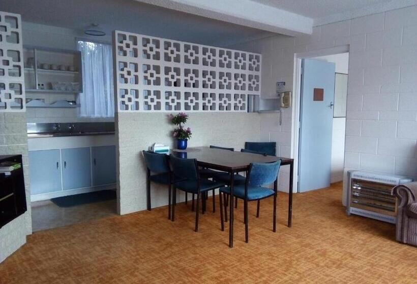 Пансион Redwood Lodge Motel