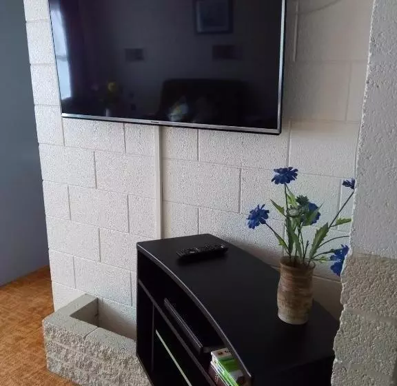 Majatalo Redwood Lodge Motel