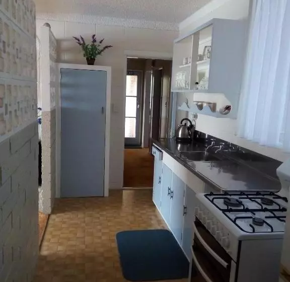 Majatalo Redwood Lodge Motel