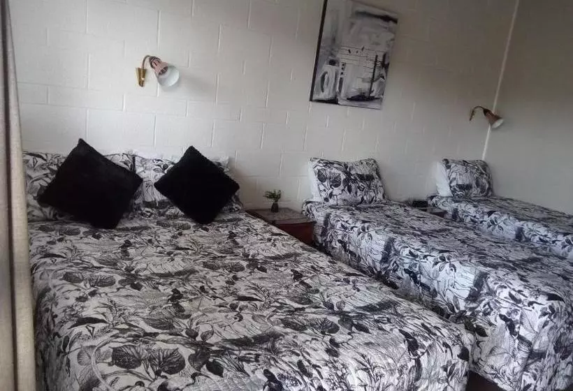 Majatalo Redwood Lodge Motel