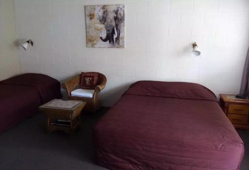 Majatalo Redwood Lodge Motel