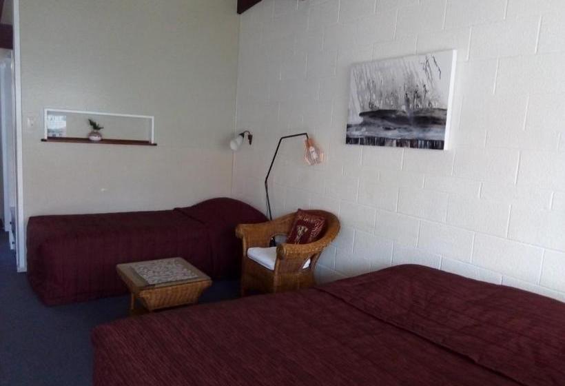 Пансион Redwood Lodge Motel