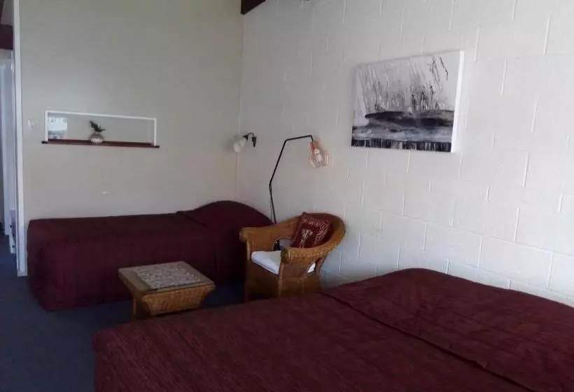 Majatalo Redwood Lodge Motel