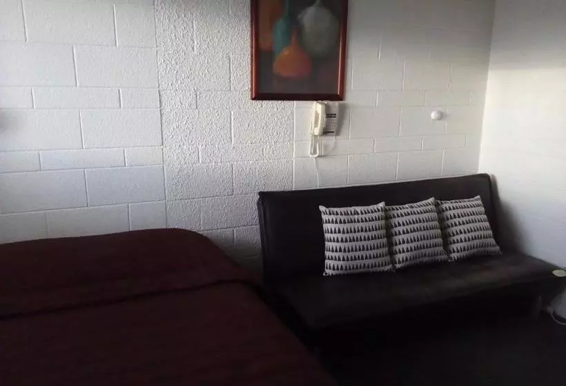 Majatalo Redwood Lodge Motel