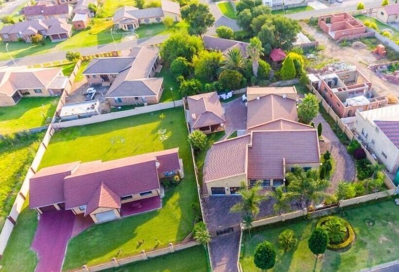 צימר Kwantulindawo Guesthouse Newcastle