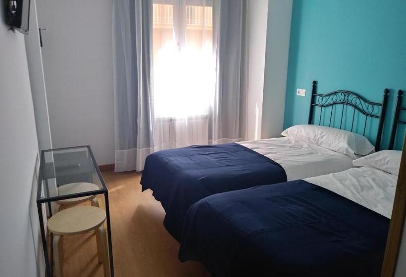 פנסיון Hostal Gemi