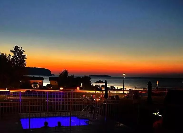 هتل The Water Street Inn