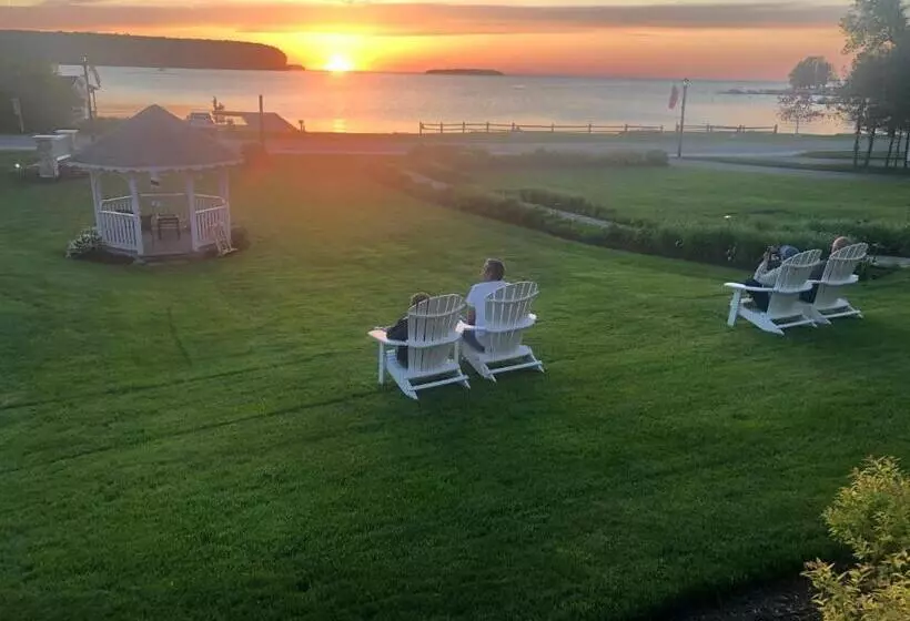 هتل The Water Street Inn