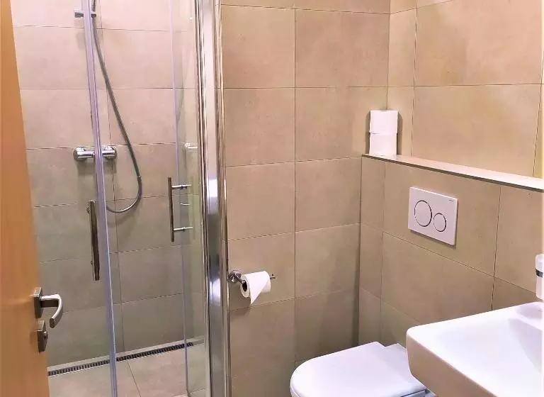 Majatalo Penzion Adéla