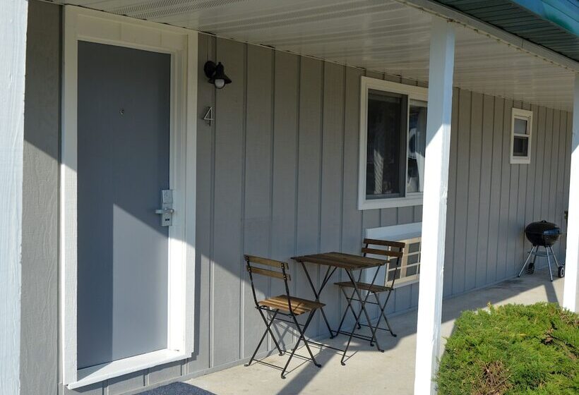 Мотель Coastal Suites Resort